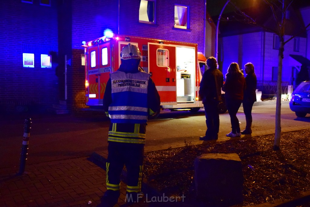 Feuer 2 Koeln Porz Langel Hinter der Kirche P169.JPG - Miklos Laubert